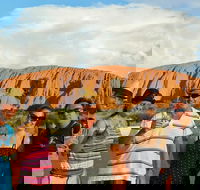 Ayers Rock Day Trip from Alice Springs Including Uluru Kata Tjuta and Sunset BBQ Dinner - Airlie Beach Holiday